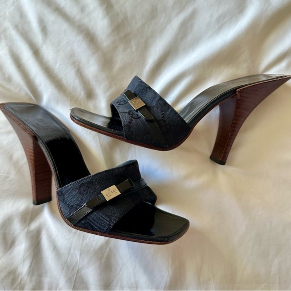 Gucci Heels - Picture 1 of 4